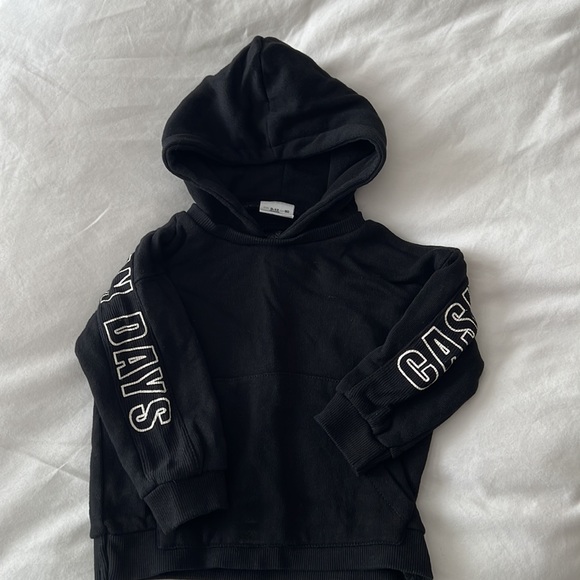 Zara Hoodie - Picture 2 of 2